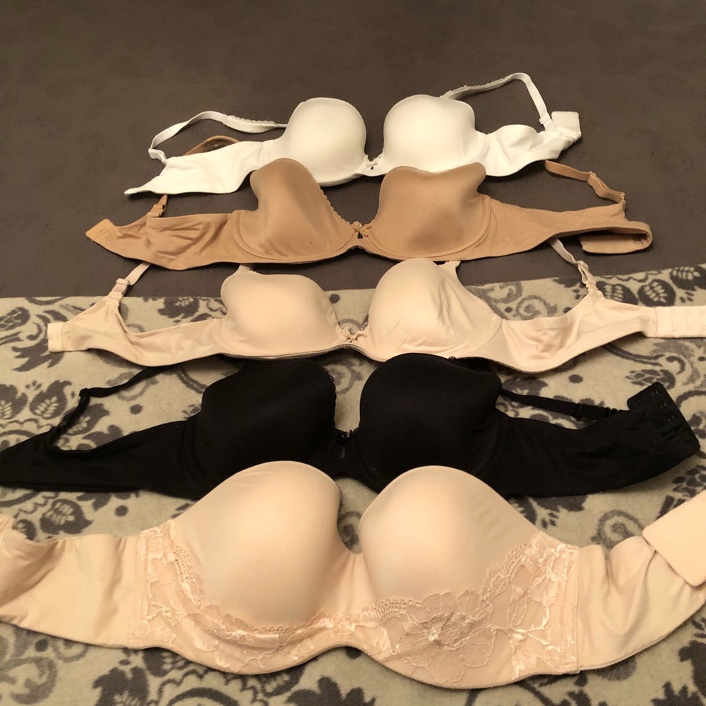 Bundle of 5 like new Victoria’s Secret bras! 38C